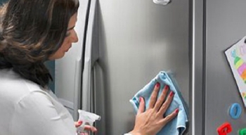 Nguyên nhân và cách khắc phục tủ lạnh bị đọng hơi
Bạn đang gặp phải tình trạng tủ lạnh đọng hơi nước hay còn gọi là ra mồ hôi cả bên ngoài lẫn trong ngăn tủ. Đừng quá lo lắng,
Tủ lạnh đọng hơi nước, ra mồ hôi rất tốn điện
Vấn đề nào xảy ra đều có những nguyên nhân của nó.