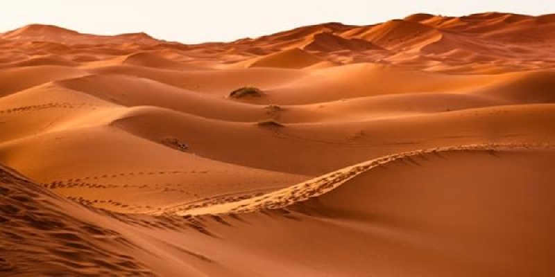 Khám phá lợi ích của biến tần 3 pha 380v và khả năng lưu trữ năng lượng mặt trời của cát sa mạc